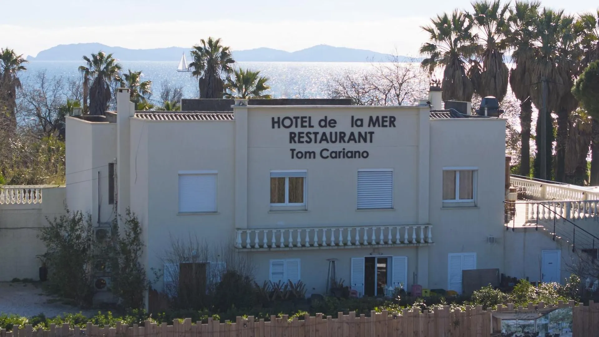 Hotel De La Mer location